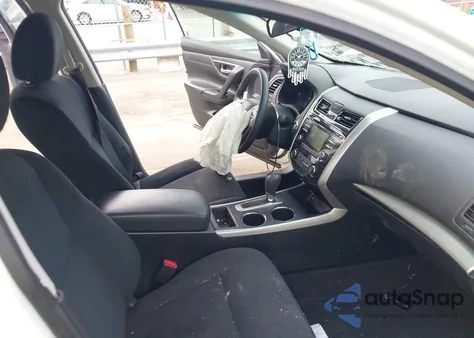 2015 Nissan Altima 2.5 S from USA, damaged, VIN 1N4AL3AP3FC571682